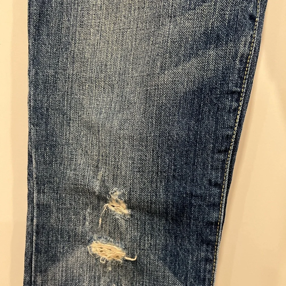 Low rise, Abercrombie brand distressed jean - Picture 4 of 9